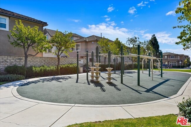 9135 S Cullen Wy
