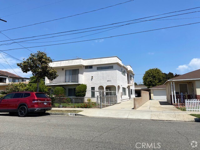 Building Photo - 16512 Brighton Ave Rental