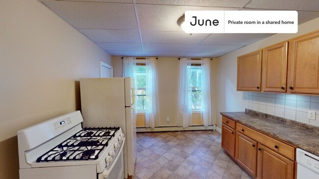 Photo - Room in Shared 3 bed/1 bath home Unit B