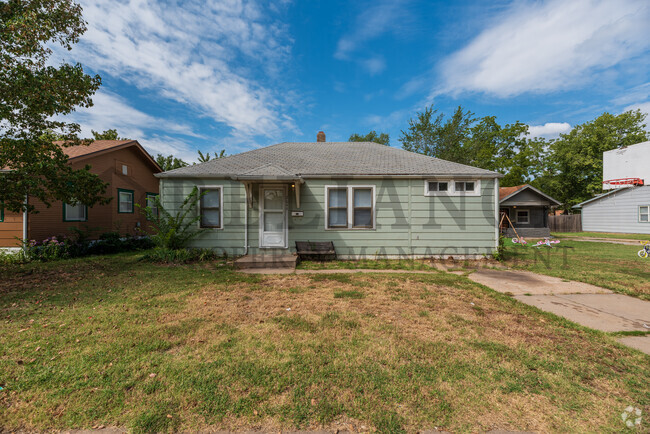 Building Photo - 2049 S Waco Ave Rental