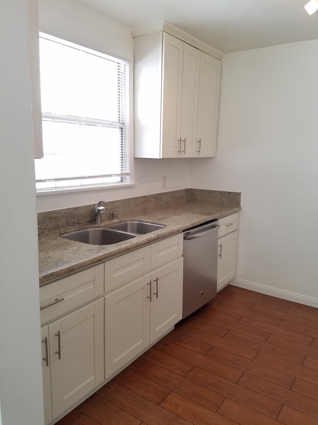 Building Photo - 7220 Fountain Ave Unit 7220 Rental