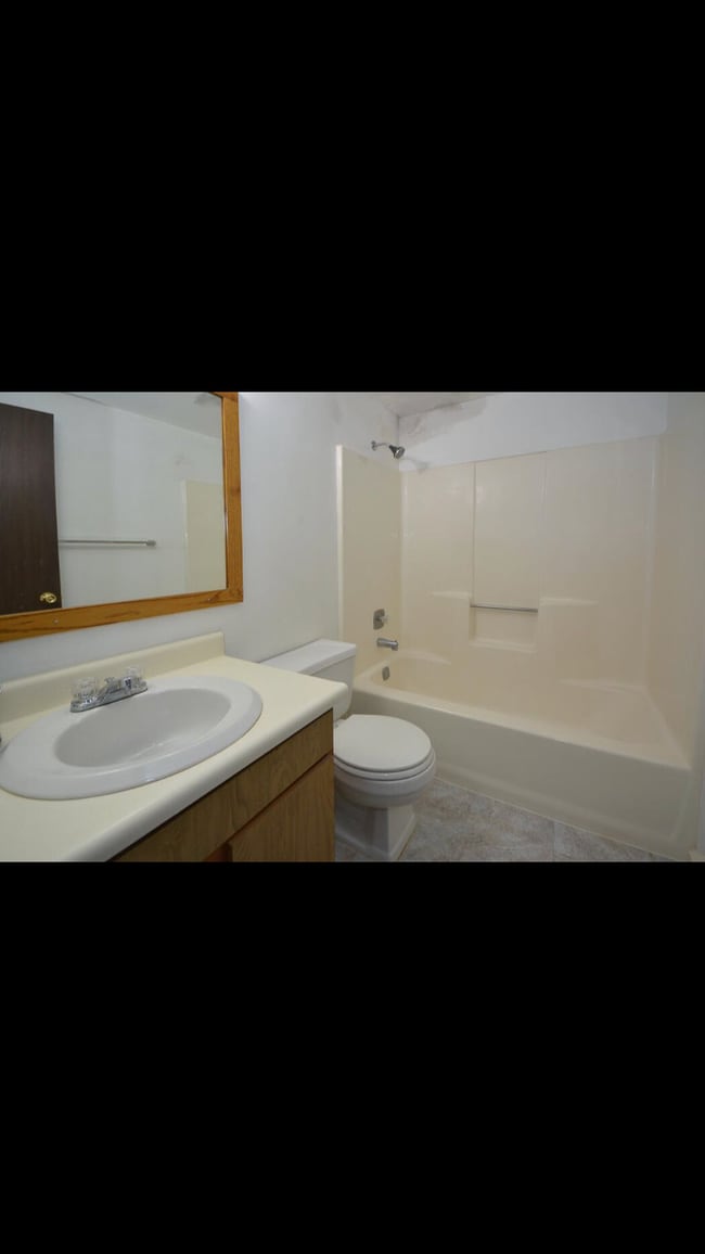 Photo - 34122 Vauxhill Dr Unit 2