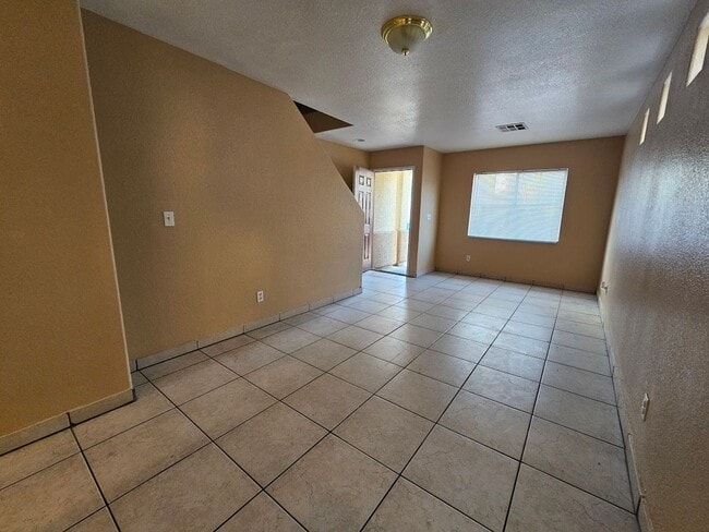 Photo - Spacious 4BD/3BA Home with Mountain Views in Las Vegas!
