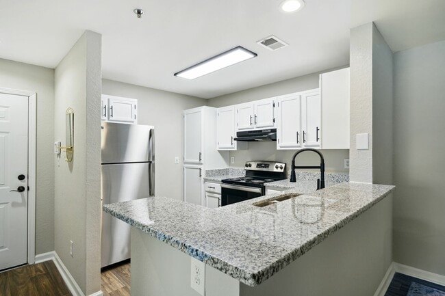 Building Photo - Cambridge Faire Rental