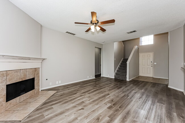 Photo - 3000 Vicksburg Ln