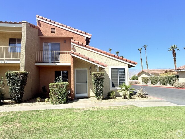 Building Photo - AVAILBLE NOW !! Recently UPDATED 2 Bedroom... Rental