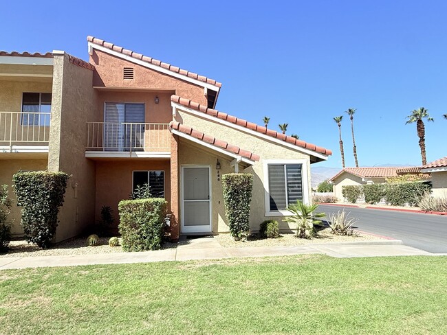 AVAILBLE NOW !! Recently UPDATED 2 Bedroom... - AVAILBLE NOW !! Recently UPDATED 2 Bedroom... House
