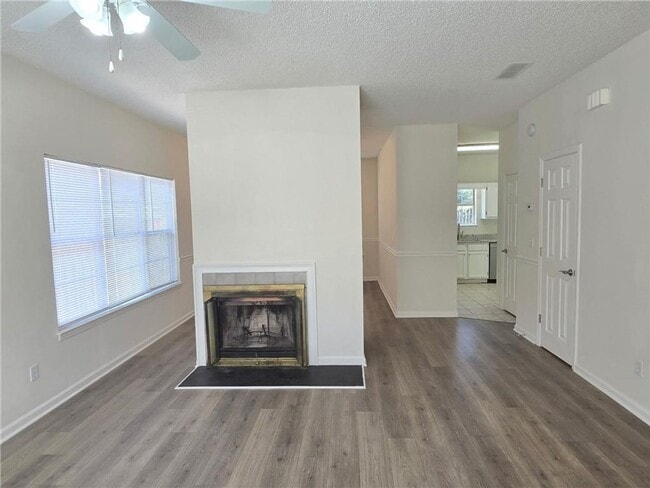 Photo - Renovated 3 bed 2 bath home located in Austell