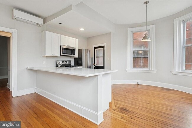 Building Photo - 1608 N Broom St Unit 1