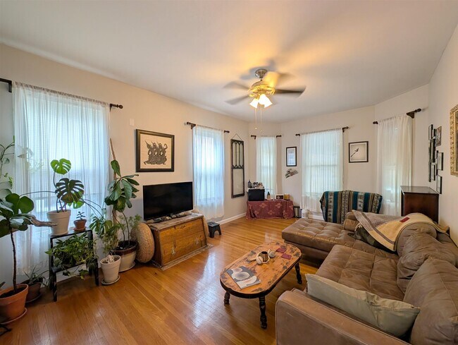 Photo - 50 William St Unit 2