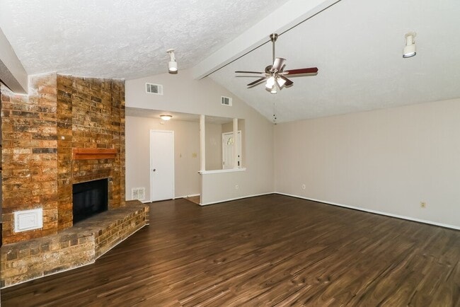 Photo - 15306 Evergreen Pl Dr