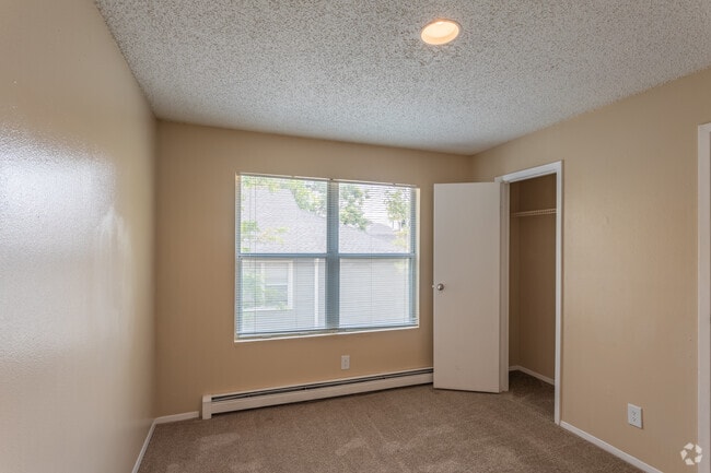 1BR, 1BA - 531 SF