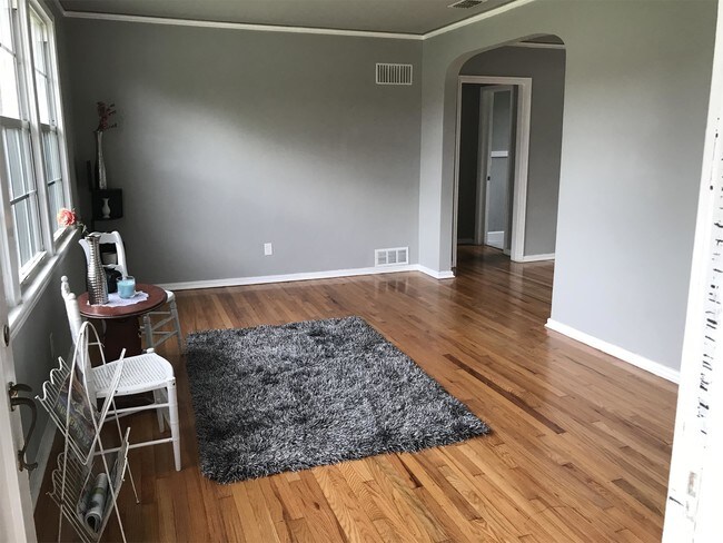 Photo - 1346 Macarthur St