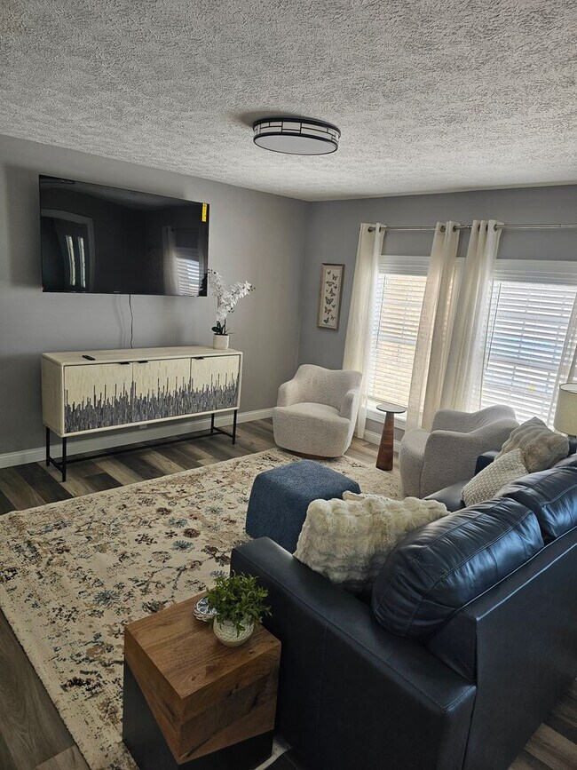 Photo - Family Friendly Home With Pool In Greensburg, IN