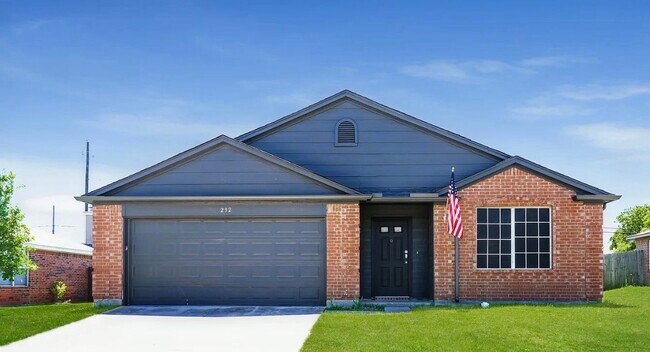 Building Photo - AVAILABLE NOW