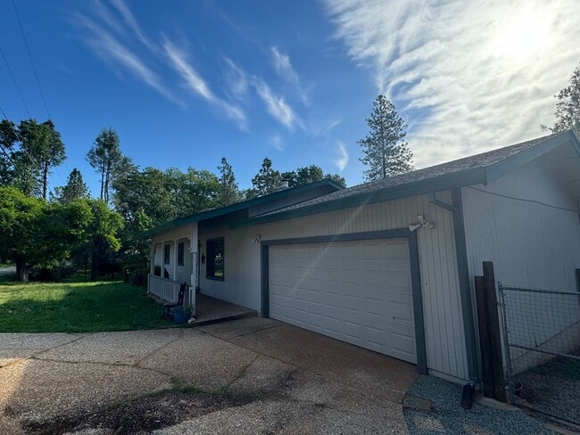 Photo - Alta sierra with large level lot