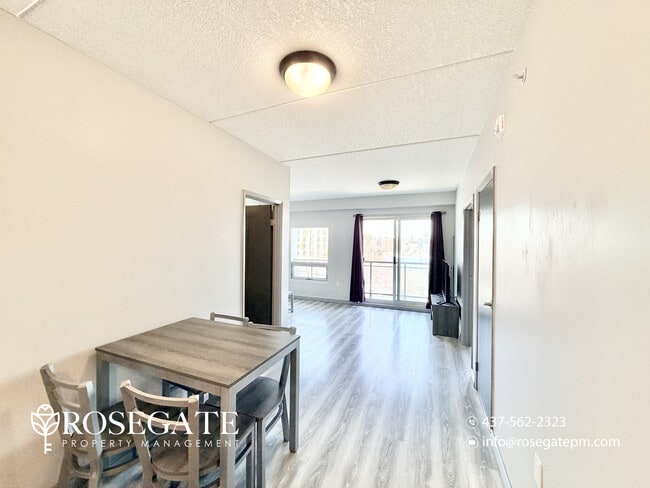 Photo - Modern 2-Bedroom Condo with Balcony – Utilities Included in Waterloo Unit 411