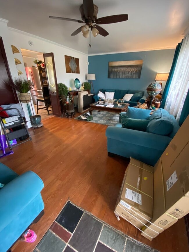 Photo - 3 Bedroom Single Family Home with giant ba...