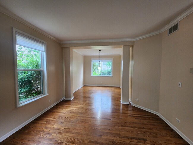 Photo - 460 Arlington Ln