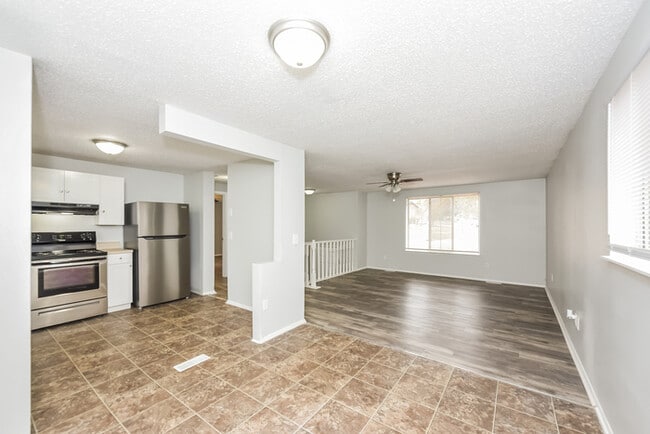 Photo - 110 Compass Ln