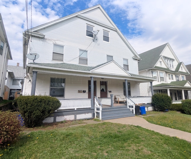 Photo - 1220-1222 Schlager St