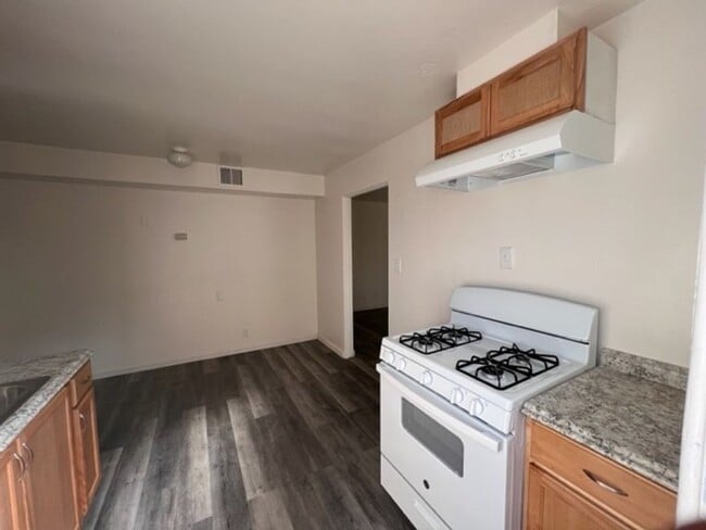 Photo - 617-619 S Church St Unit 619B