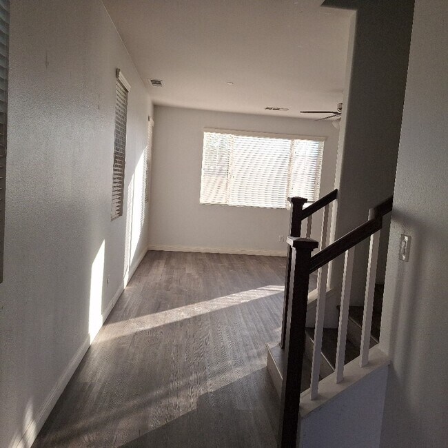 Photo - 780 Huron Dr