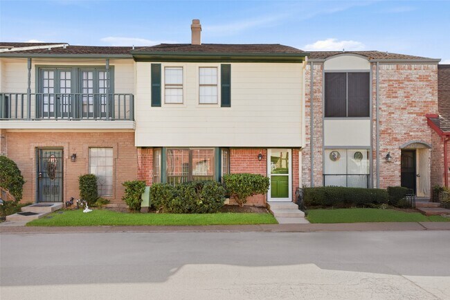 Building Photo - 7700 Creekbend Dr Unit 75