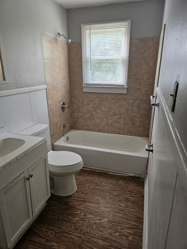 Photo - 3 bdrm 1 bath ready to rent