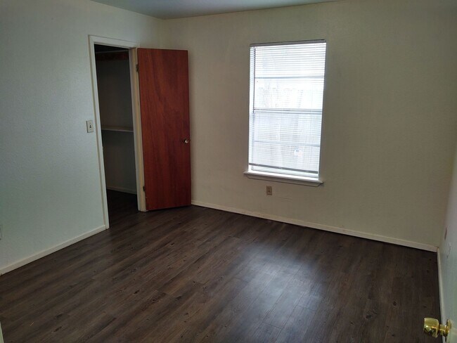 Photo - 622 Mill St Unidad 622B