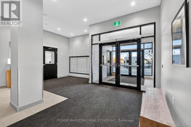 Photo - 1350 Hemlock Rd Unité 316