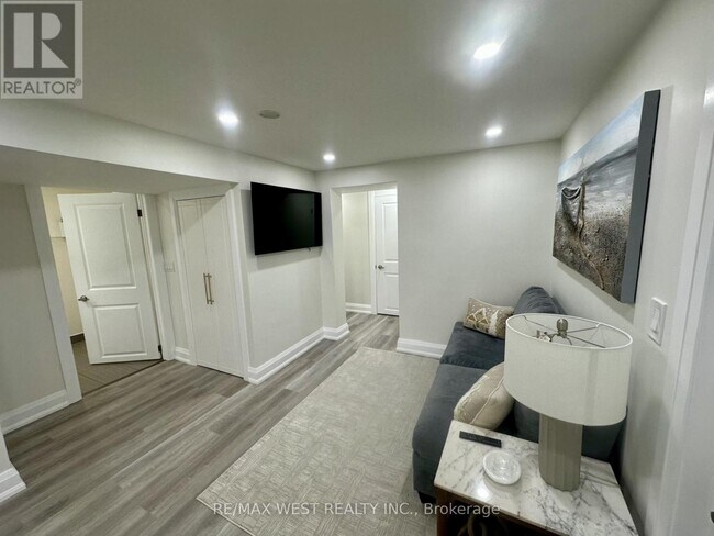 Photo - 544 Rustic Rd