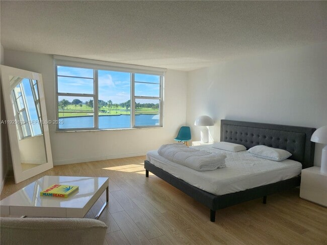 Photo - 9250 W Bay Harbor Dr Unit 5B