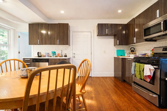 Photo - 25 Marney St Unit 2