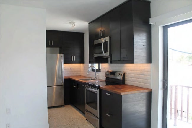 kitchen - 1960 SW 27th Ave Unit 3