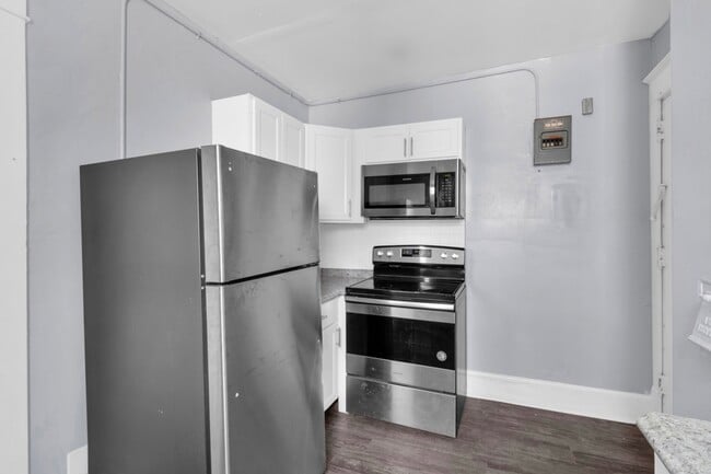 Photo - 2803 Main St