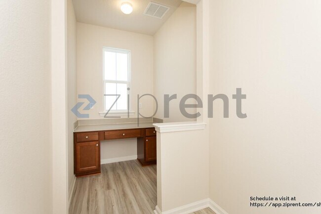 Photo - 152 Cedar Elm Wy