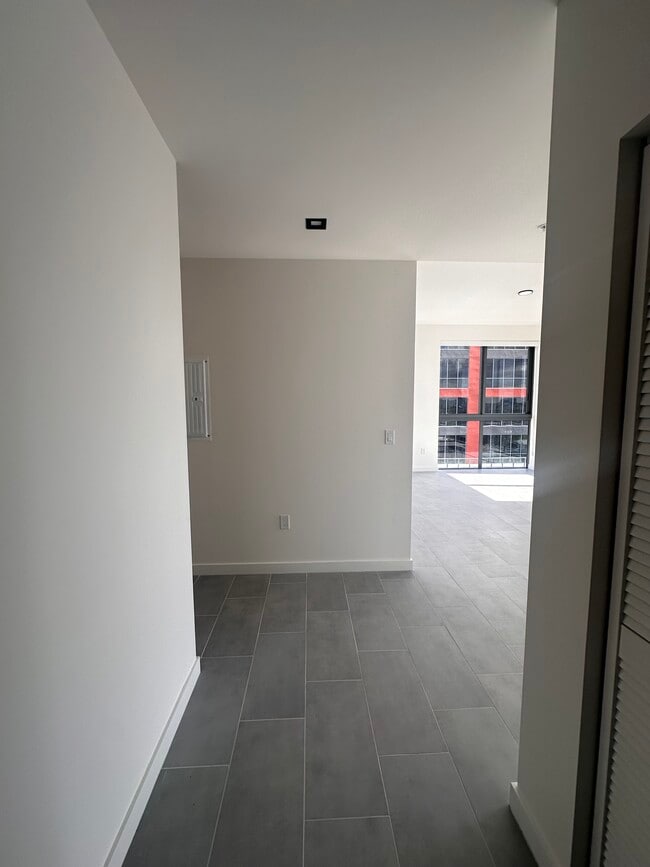 Photo - 3026 NW 1st Ave Unidad 1101