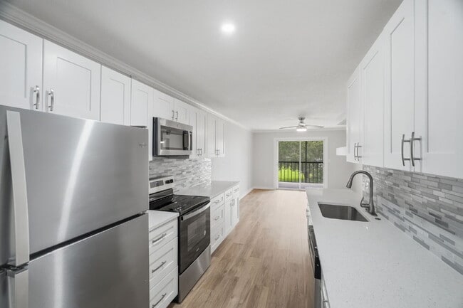 Photo - Condo For Rent in Largo with TONS OF UPGRADES! Unit Apt 116