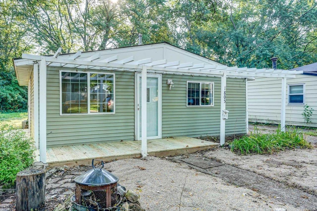 Photo - 1805 Baird St