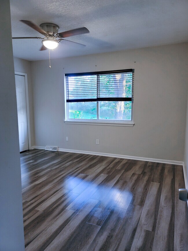 Photo - 7219 Montana Ave