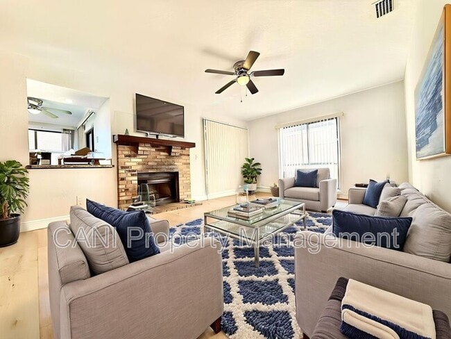 Photo - 435 Loblolly Ln