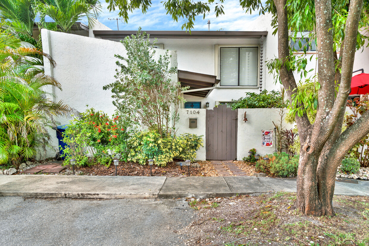 Photo - 7104 SW 110th Ave (Miami, FL)