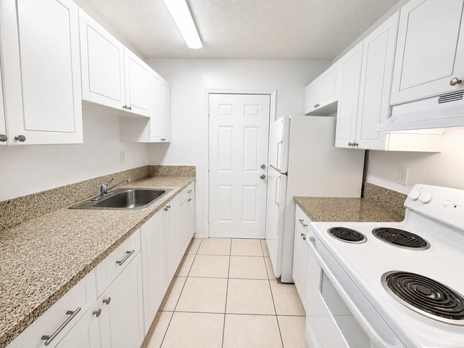 Photo - 5961 SW 41st St Unit 202
