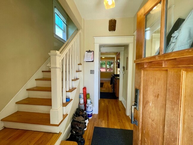 Photo - Lovely NE  3 Bed 2 Bath - King Neighborhood - A/C, Garage and Location!