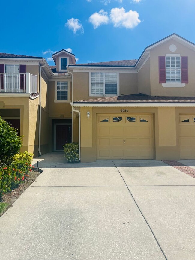 2-Story Townhouse - 2-Story Townhouse