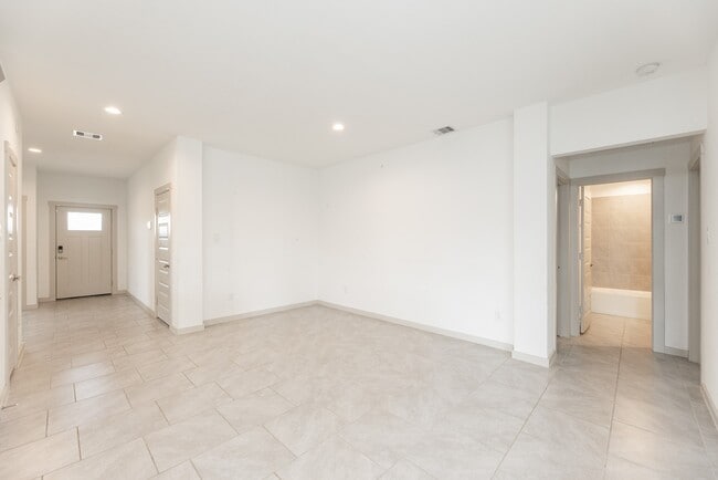 Photo - 28902 Yukon River Ct