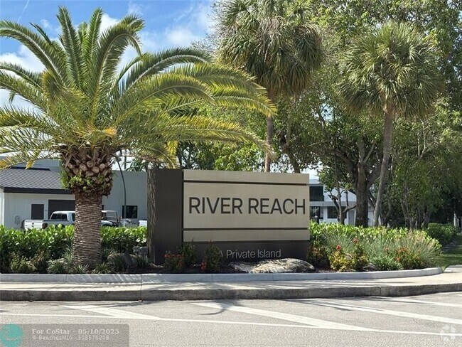 Building Photo - 900 River Reach Dr Unit 521 Rental
