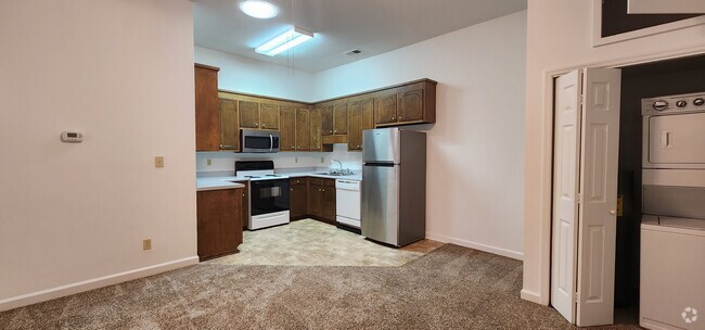 Building Photo - 10 W Front St Unit #A Rental