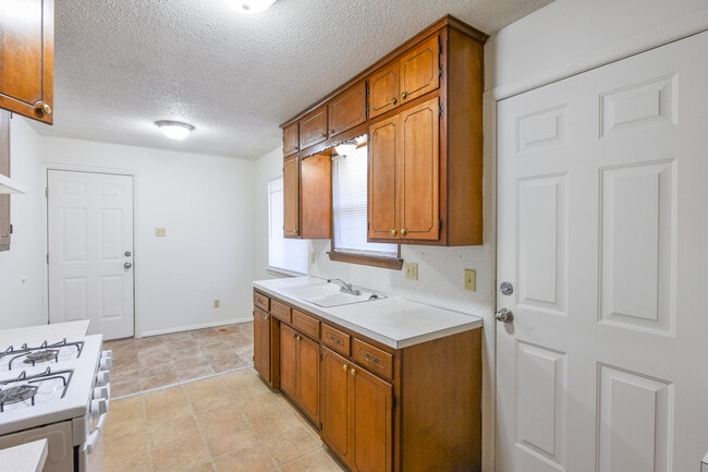 Photo - 700 S Roland Rd